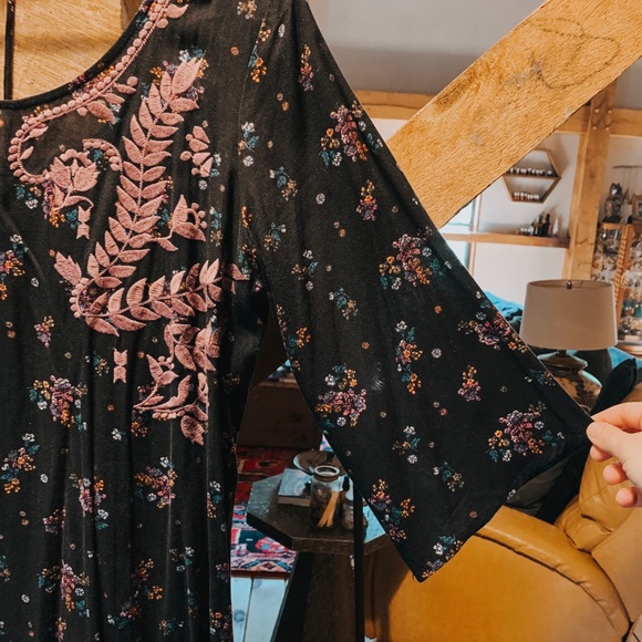 Embroidered Tie Back Bohemian Dress - Picture 4 of 5